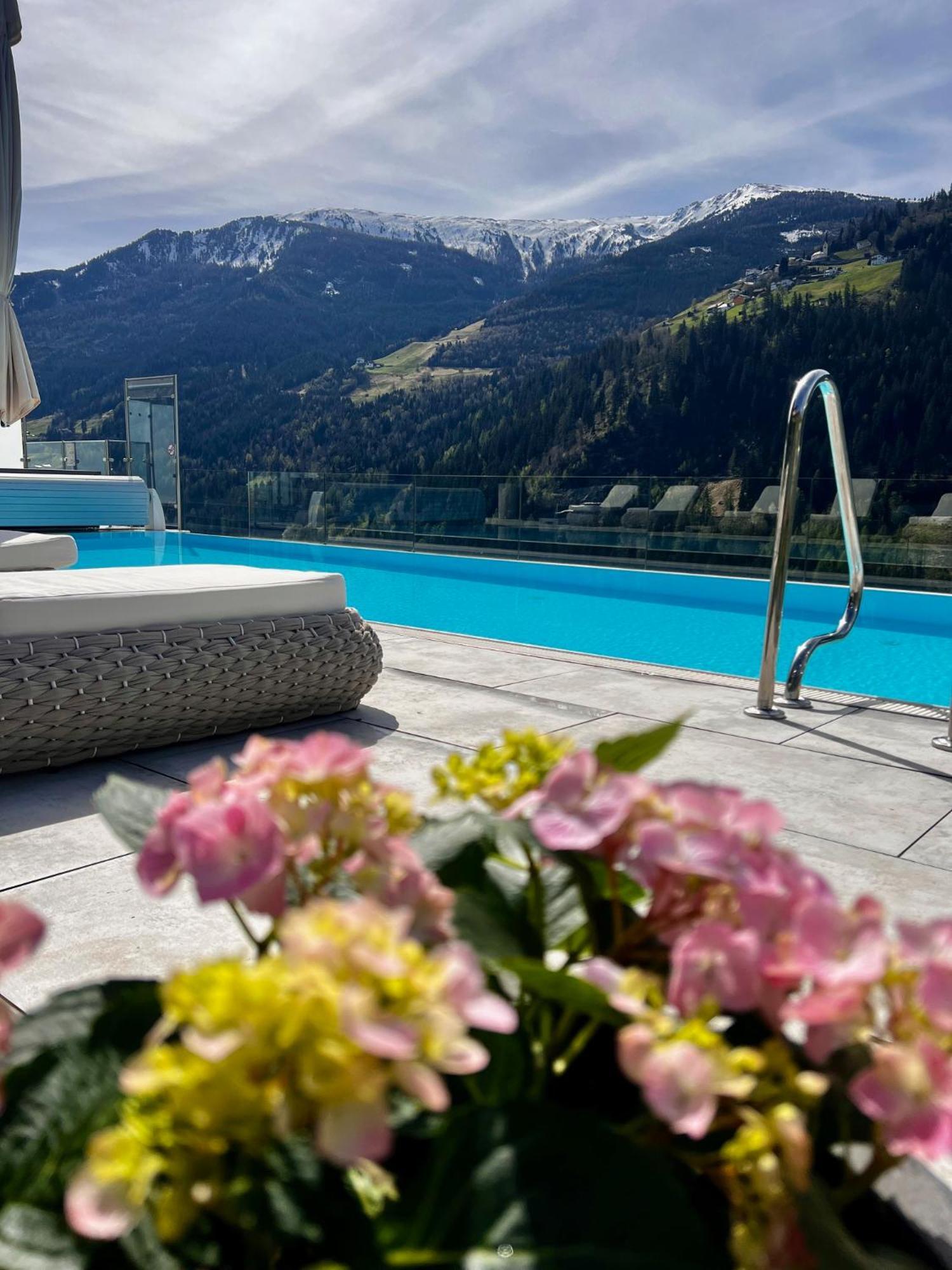 Boutique Apartment Sonnenhang - Incl Rooftop Spa Fließ Buitenkant foto